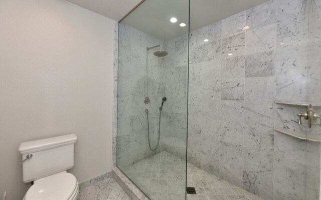 Harbor Villa Club 305