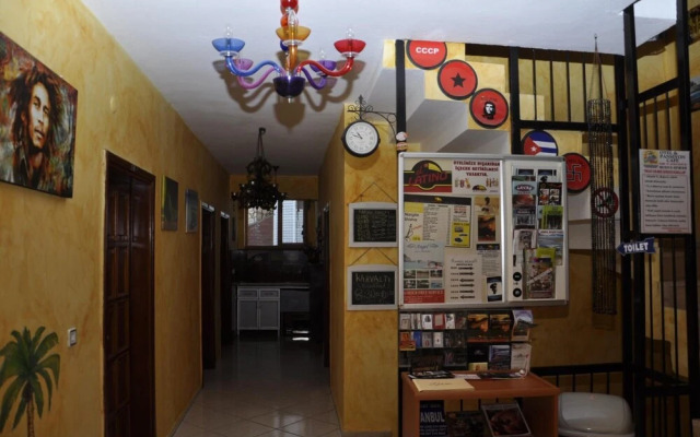 El Latino Otel