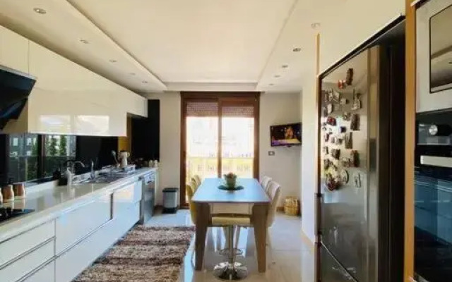 Konaklar bölgesinde Denize Yakın Lüks Dublex Daire