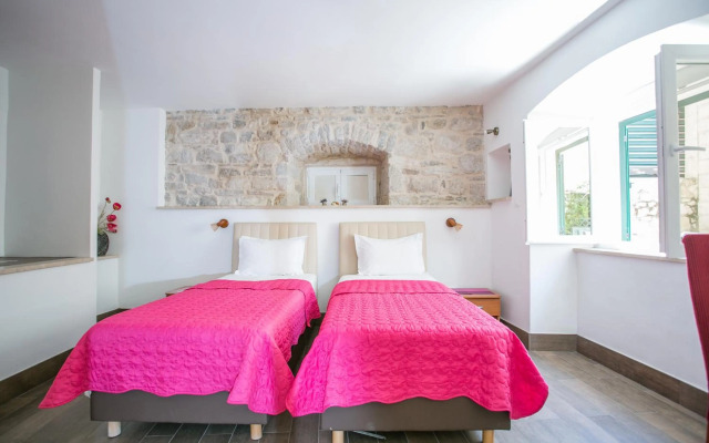 Garden Apartment Hotel Split