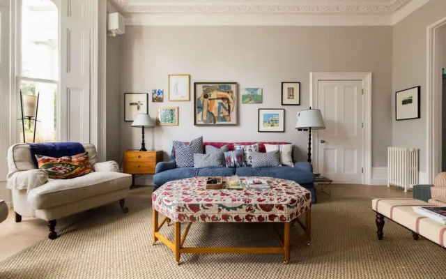 Elegant Primrose Hill Townhouse With Garden