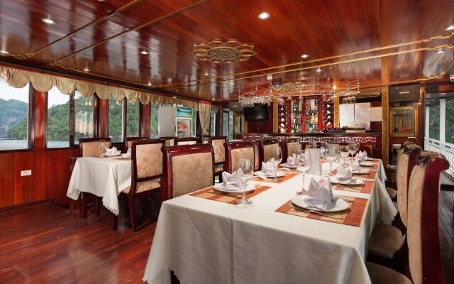 Lan Ha Legend Cruise