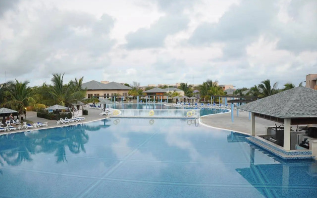 Hotel Playa Paraiso