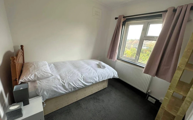 Daisy Haven in Southampton