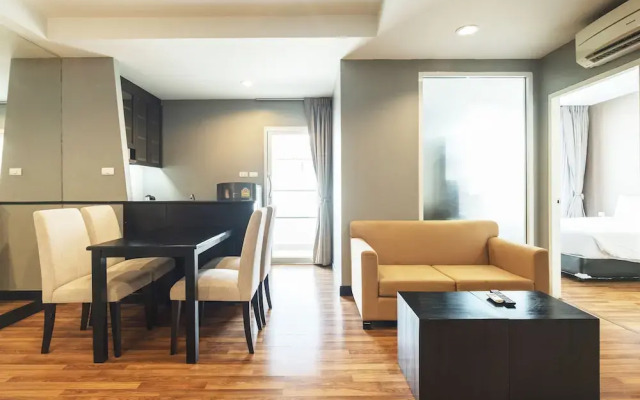 The Lavish Residence by Favstay