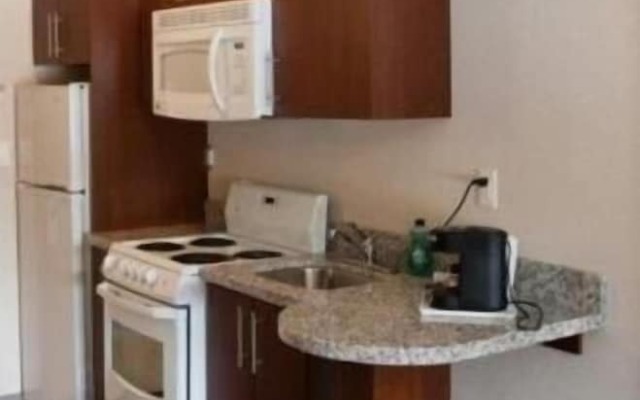 Carlyle Western Star Inn & Suites