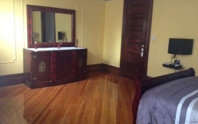 Lefferts Gardens Residence B&B