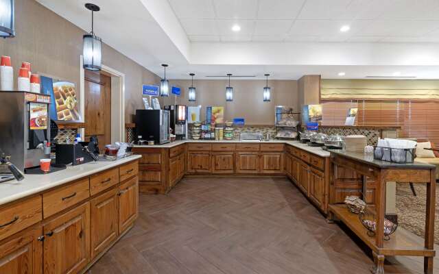 Best Western Colonial Inn