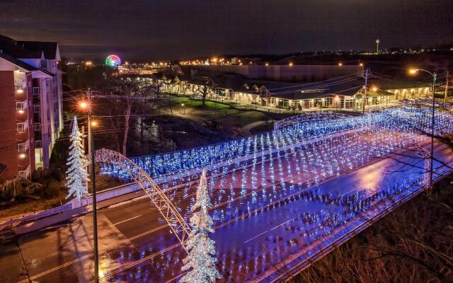 Black Fox Lodge Pigeon Forge, Tapestry Collection by Hilton