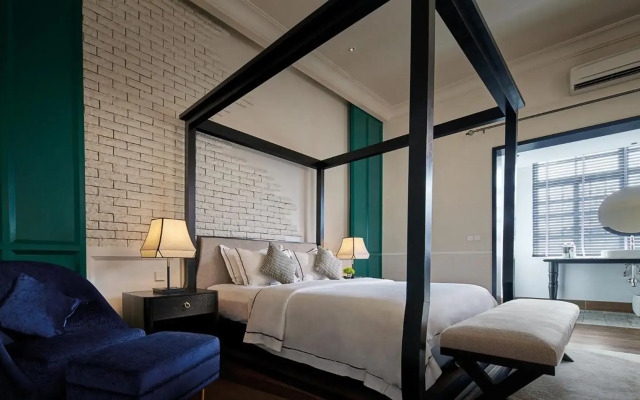 The Edison George Town