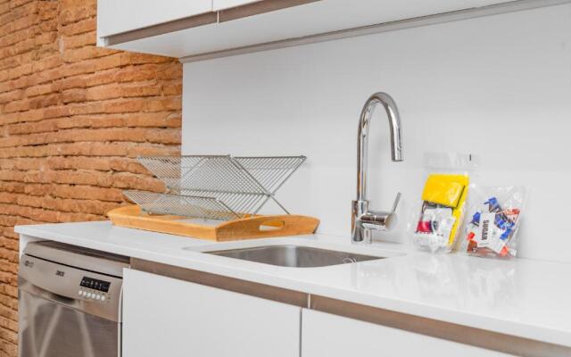 Lodging Apartments Amazing apartment by Ramblas with inner terrace