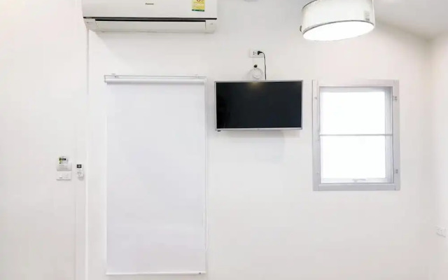 Urban Bed Hostel - Adults Only