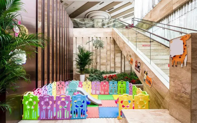 Rezen Kingtown Hotel (Chongqing Ranjiaba)