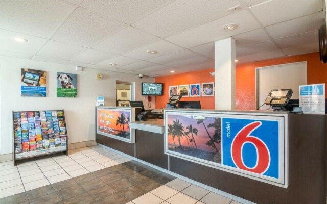 Motel 6 Ventura, CA - Beach