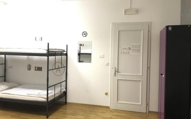 Hostel Tresor