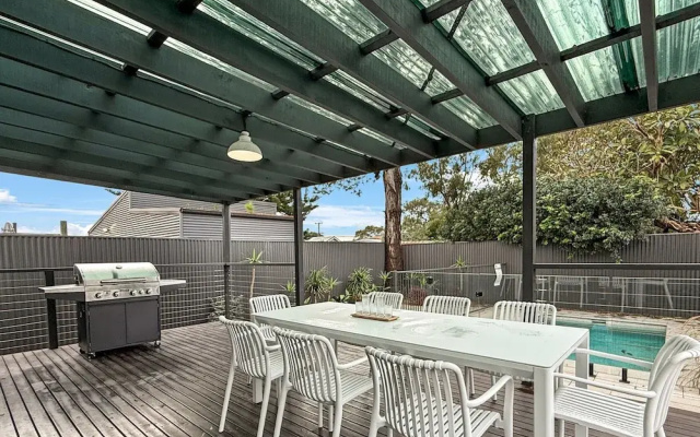 Spacious 3-bedroom Home With Private Pool & BBQ