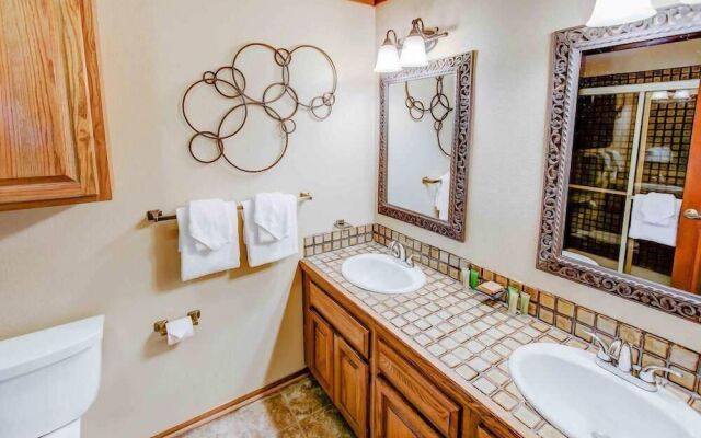 Mammoth Pines #02 - Year-round Activities!