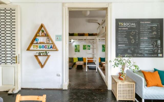 T5 Social