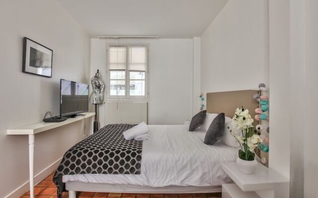 26 - Best Studio of Montorgeuil District