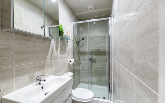 Lush Apartments 4 Bedroom House - Gilroy