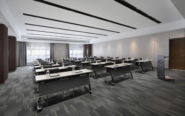 Hampton by Hilton Beijing South Railway Station