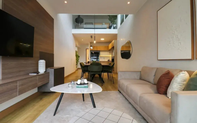 Elegant 3BR Duplex With Balcony in Miraflores
