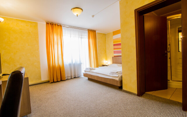 Complex Turistic Max International