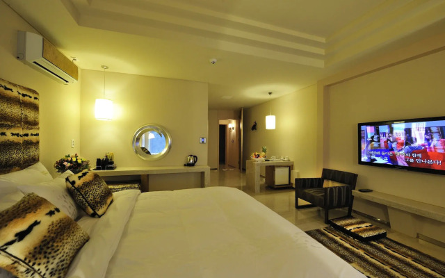 MS Hotel