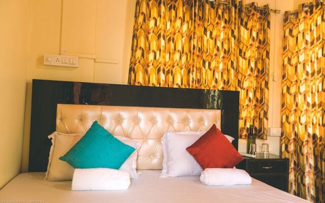 On The Ghat By Howdy Hostels