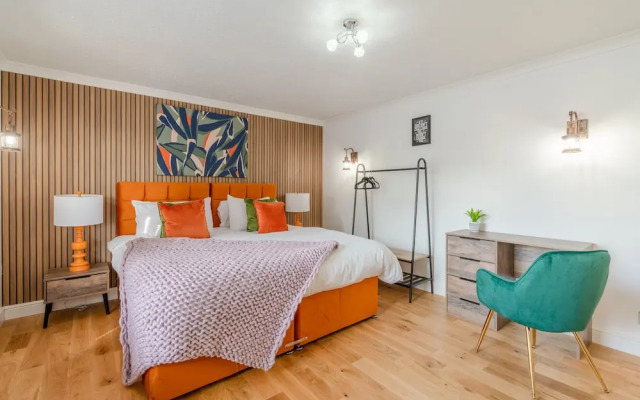 Upscale 2 Bed & Bath Flat in Newport