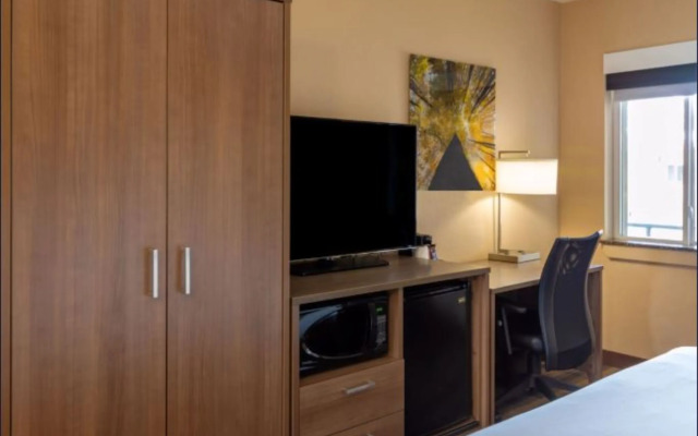 Boulder University Inn