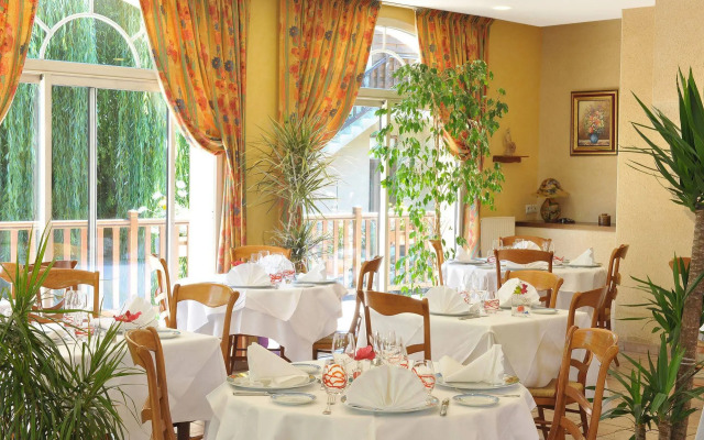 Logis Le Cheval Blanc et Clovis