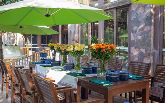 Liyang Yushui Hot Spring Forest Hotel