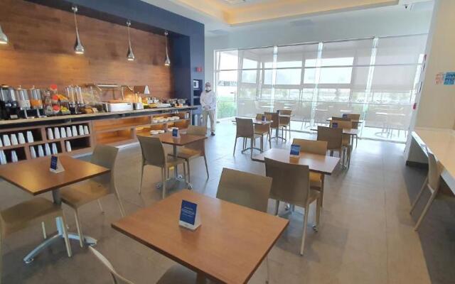 Microtel Inn & Suites by Wyndham San Luis Potosi