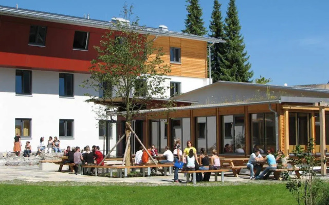 DJH Garmisch- Partenkirchen - Hostel