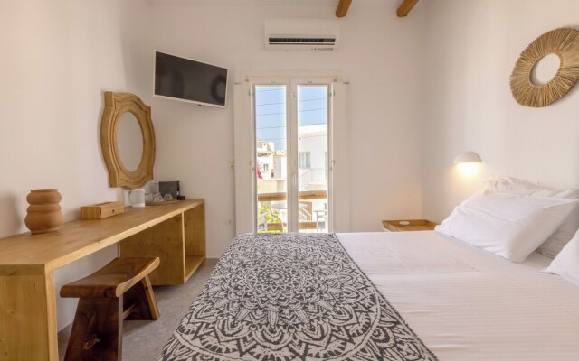 Parosquare Central Suites
