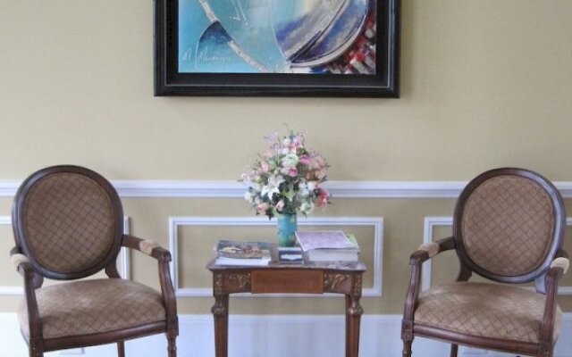 The Inn At Indian Creek & Indian Creek Bed and Stable