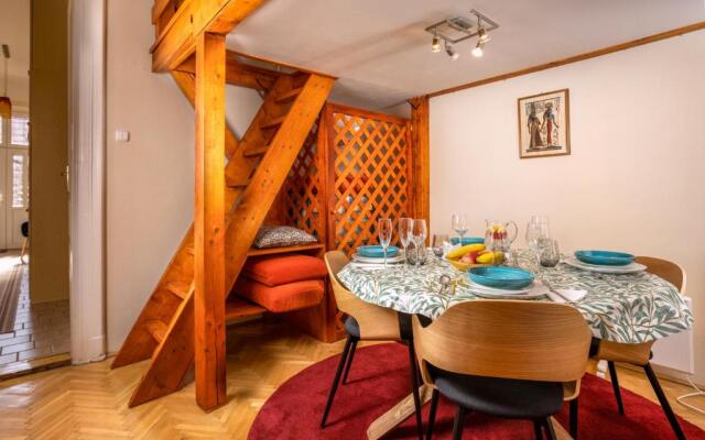 Central Design Apartment
