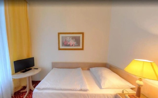 Hotel Romania