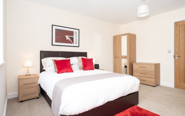 Luxury, Modern Apartment in York, Sleeps 4