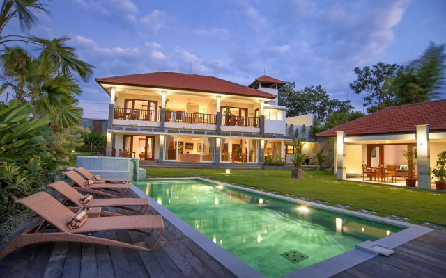 Villa Yenian by Villa Finder