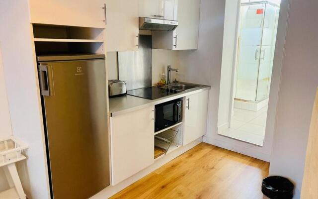 Furnished Studio in A Quiet Authentic Area Near All Amenities