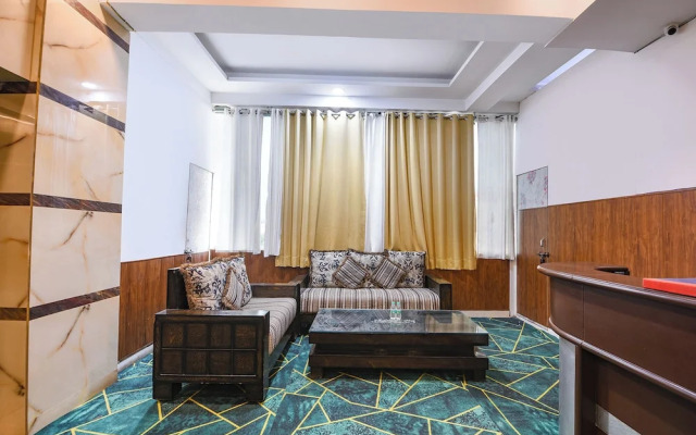 Fabhotel The Grand Paradise