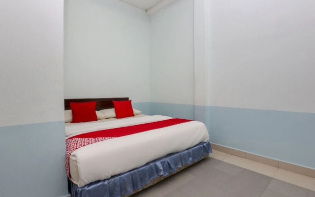 OYO 90441 Cz Traveler's Hotel