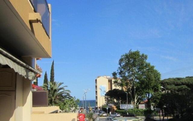 Appartement Le Lavandou, 2 pièces, 4 personnes - FR-1-251-93