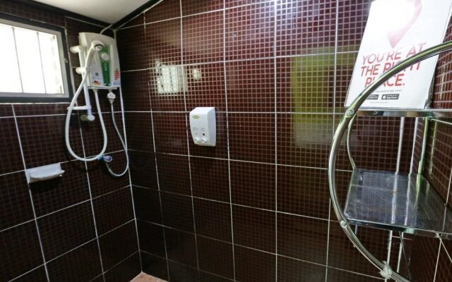 Vieng Tha Kan 1112 Garden By NIDA Rooms