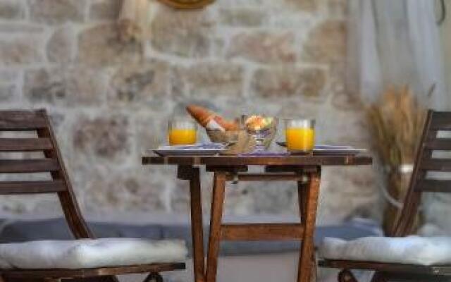 Paxos Fairytales Lovenest 2