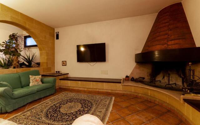 Villa piscina, campo calcetto, tennis, sauna m850