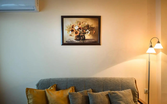 The Central Viewer - 2BR APART