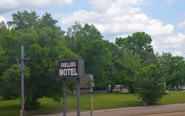 Snelling Motel